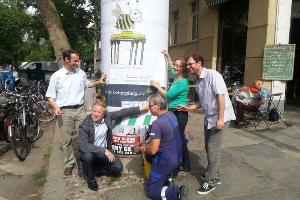 Das Bienen-Poster von „Berlin summt!“ gewinnt beim Posterwettbewerb „Gute Tat mit Plakat“.