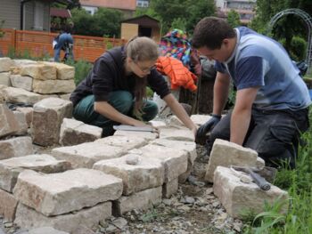 Trockenmauer bauen